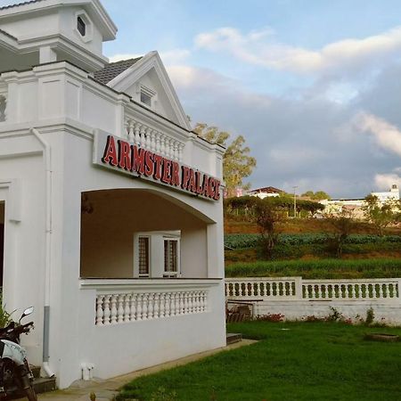 Armster Palace Уті Екстер'єр фото